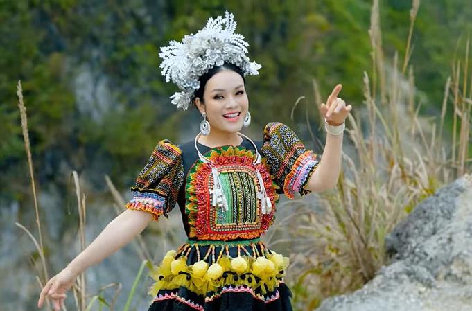 NSƯT Tân Nhàn ca ngợi vẻ đẹp Tây Bắc qua MV về hoa ban