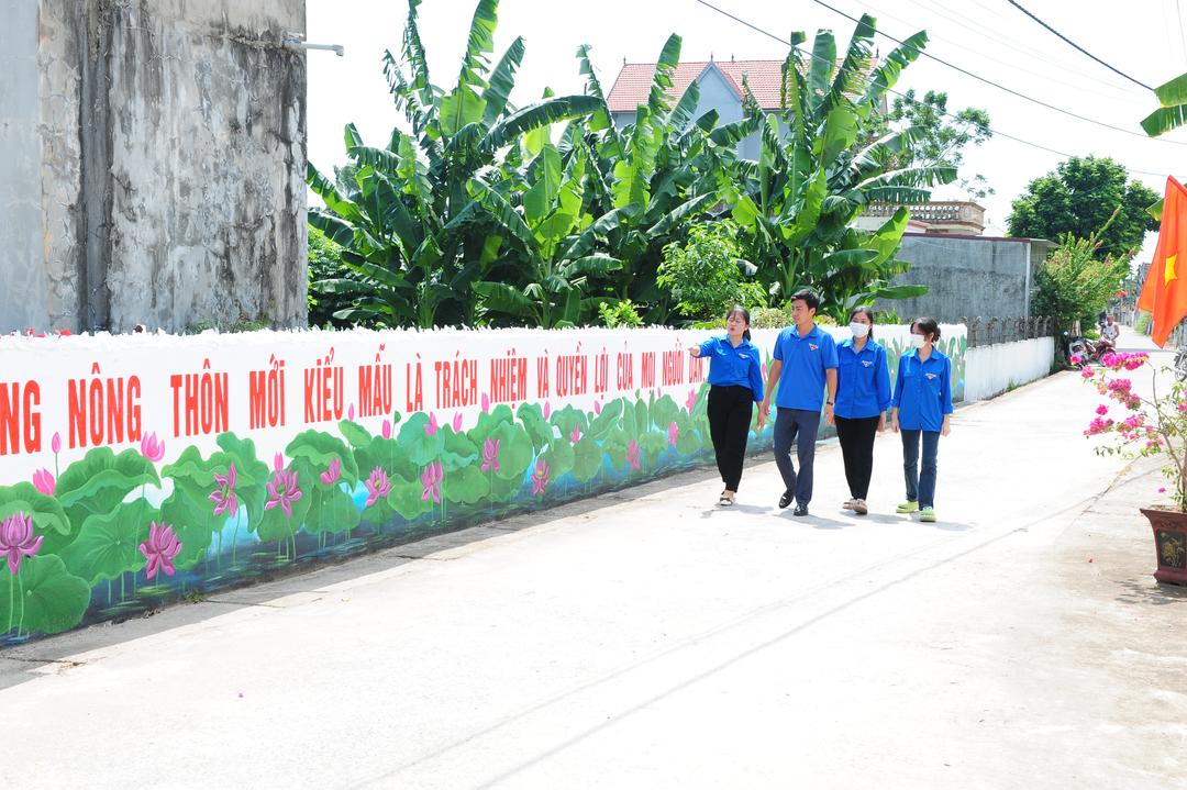 Soi mình vào tấm gương Bác Hồ