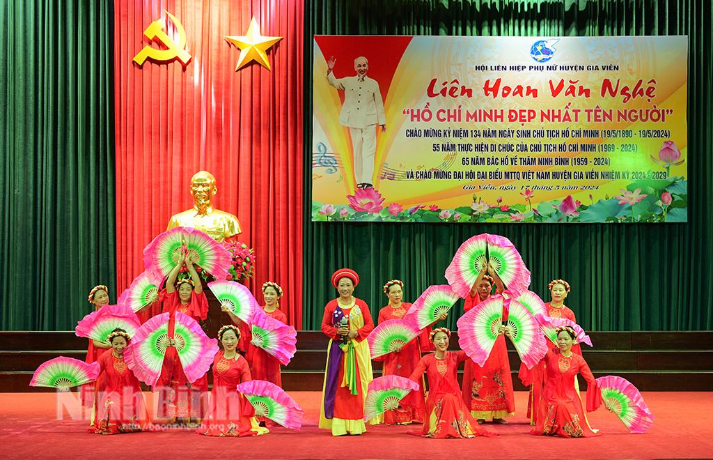 Hội LHPN huyện Gia Viễn tổ chức Liên hoan văn nghệ "Hồ Chí Minh đẹp nhất tên Người"