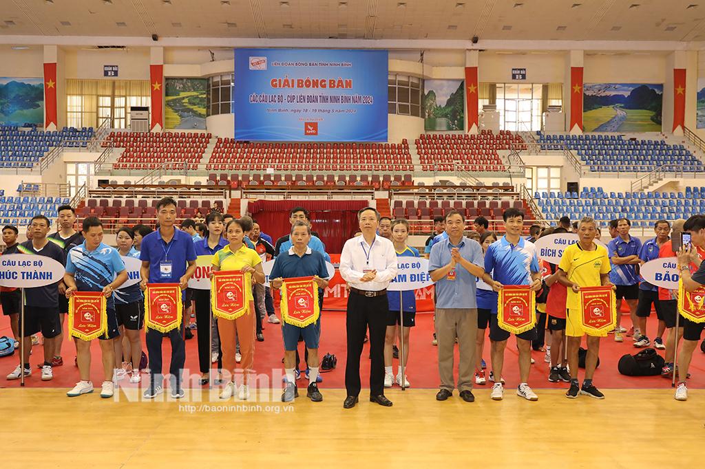 Khai mạc Giải bóng bàn các câu lạc bộ - Cúp Liên đoàn tỉnh Ninh Bình năm 2024