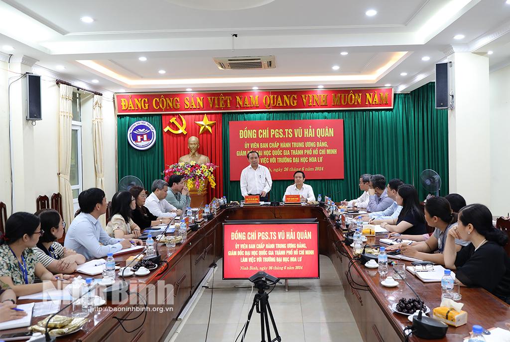 Đồng chí Giám đốc Đại học Quốc gia Thành phố Hồ Chí Minh làm việc với Trường Đại học Hoa Lư