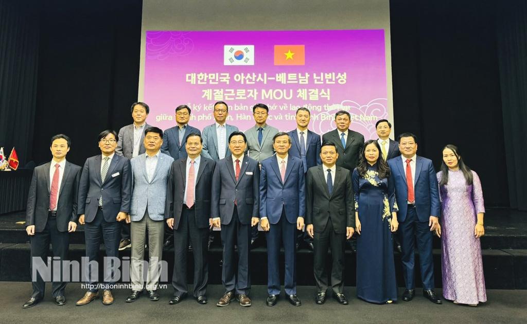Ninh Binh's delegation pays working trip to RoK