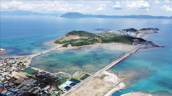 Vietnam's GDP growth reaches 6.42% in first half