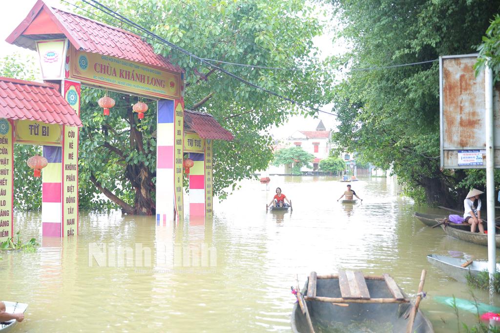 Nỗ lực bảo đảm an toàn cho Nhân dân vùng rốn lũ Nho Quan
