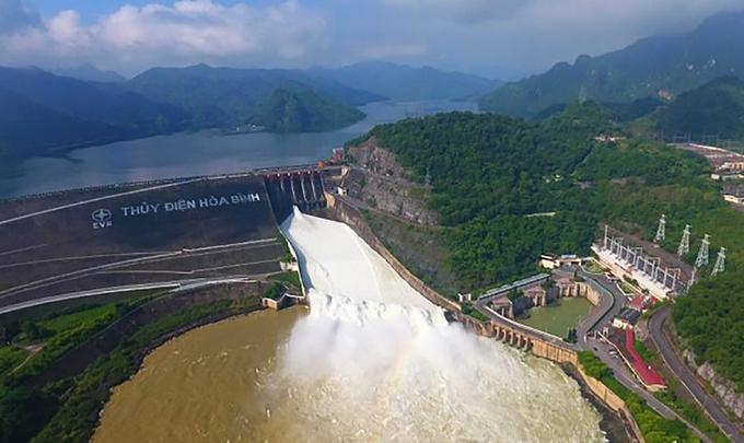 Ba thủy điện cùng xả lũ