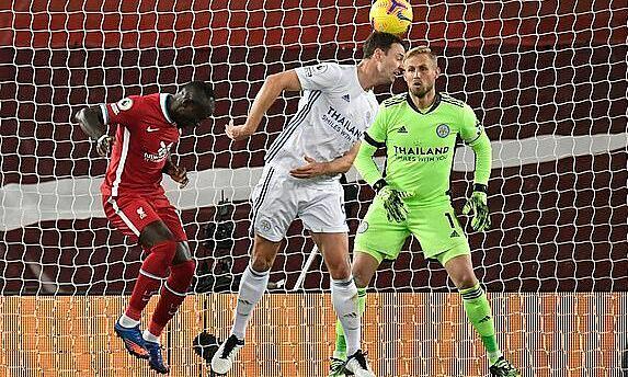 Liverpool đè bẹp Leicester