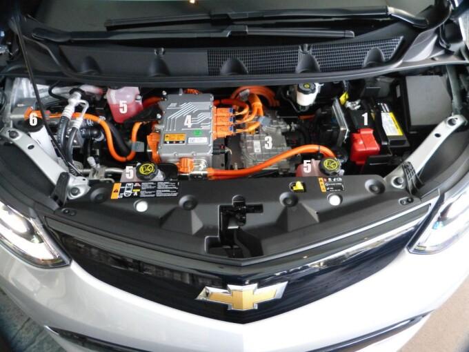Bên dưới ca-pô xe điện có gì