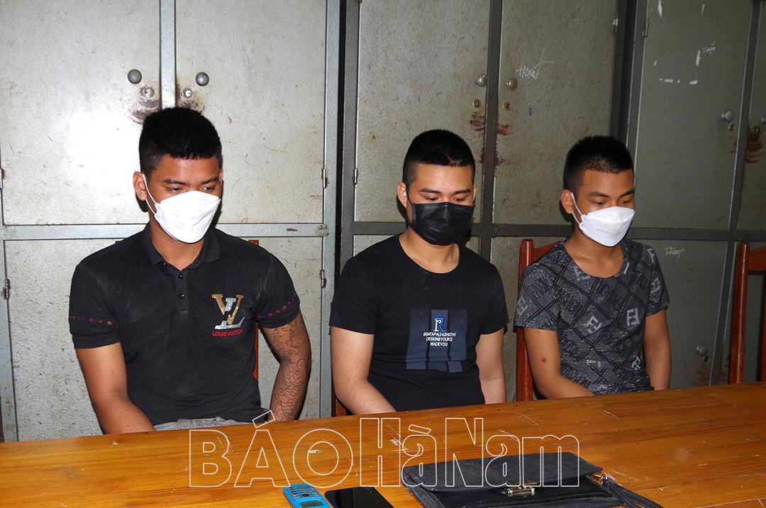 Công an huyện Thanh Liêm tạm giữ hình sự 03 đối tượng vận chuyển ma túy từ Thanh Hóa về Hà Nam tiêu thụ