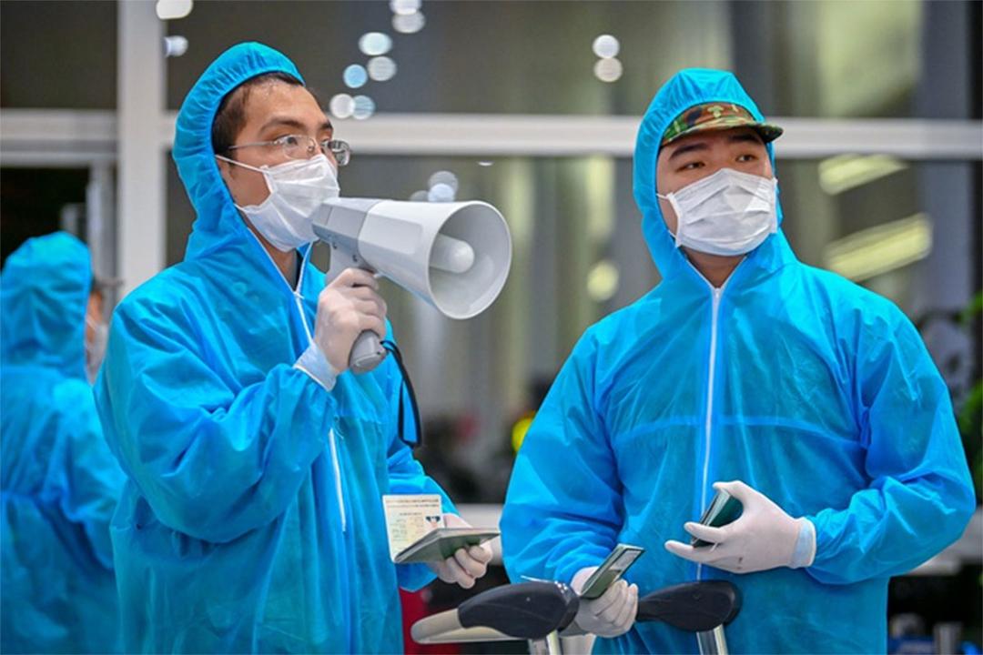 Hỏi: Làm nhiệm vụ nào được hưởng chế độ đặc thù phòng, chống dịch?