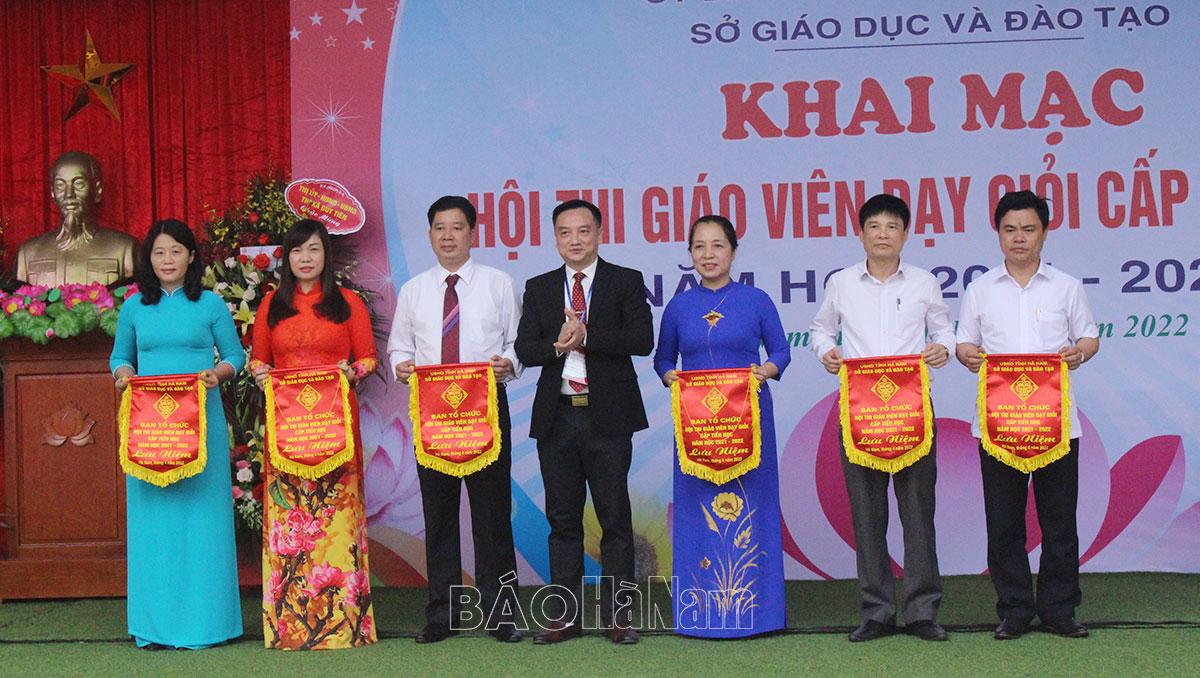 Khai mạc Hội thi giáo viên dạy giỏi cấp tiểu học năm học 2021 – 2022
