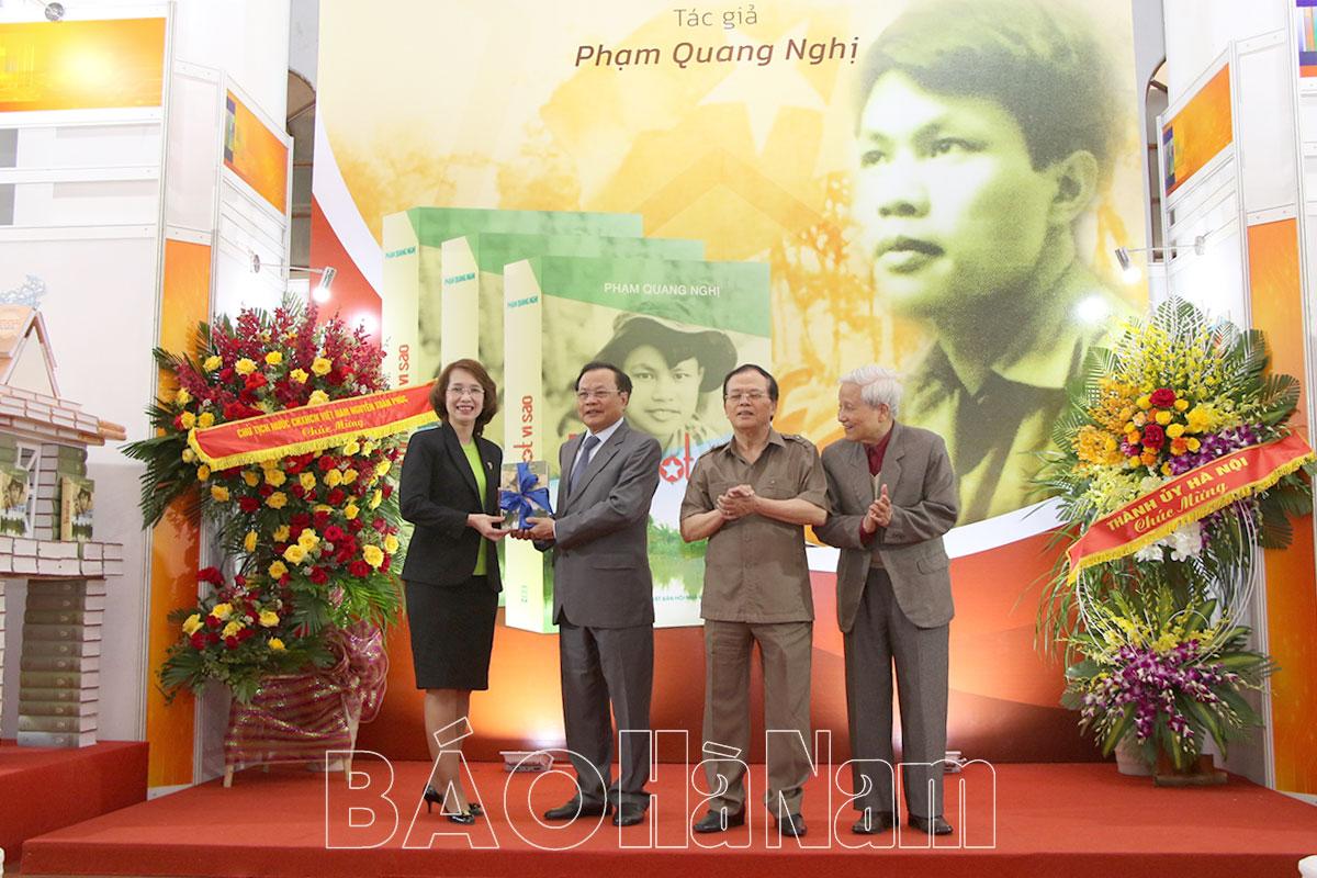 Giới thiệu, ra mắt cuốn tự truyện của nguyên Bí thư Thành ủy Hà Nội Phạm Quang Nghị