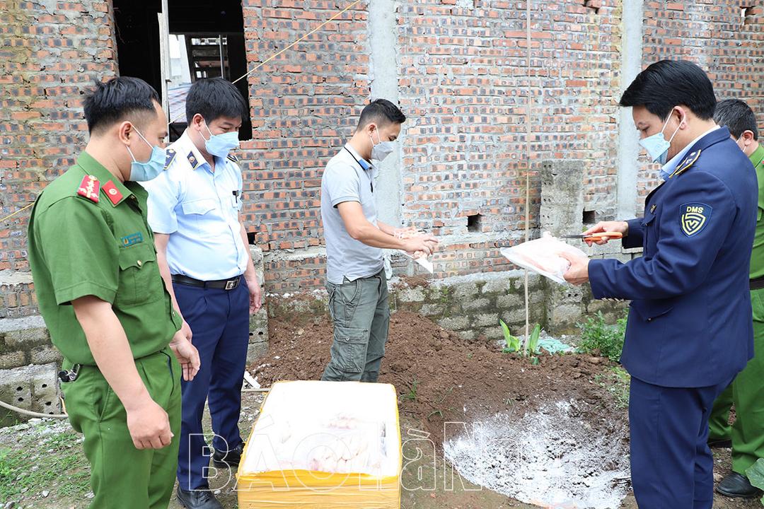 Phát hiện cơ sở kinh doanh hàng hóa không rõ nguồn gốc ở xã Hoàng Tây- Kim Bảng