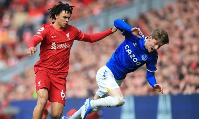 Liverpool bám sát Man City ở Ngoại hạng Anh