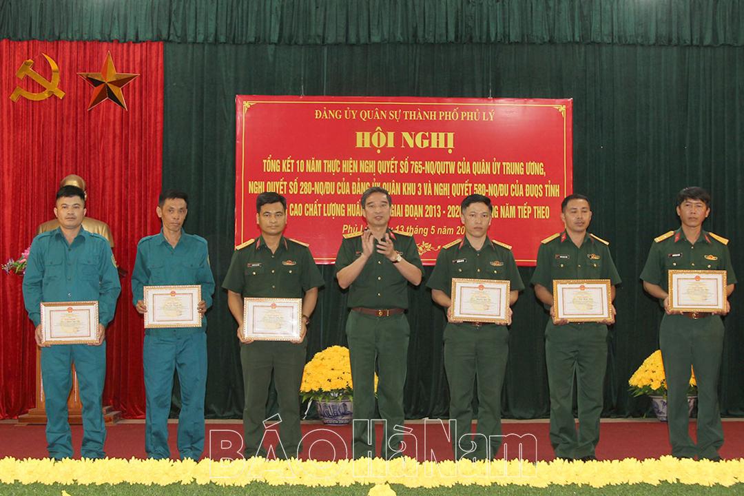 Ban CHQS thành phố Phủ Lý tổ chức Lễ phát động đợt thi đua cao điểm “Uống nước nhớ nguồn, tri ân người có công với cách mạng”