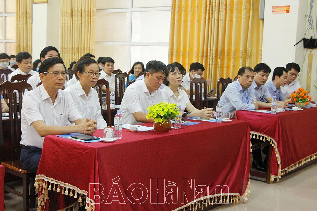 80 học sinh đoạt giải trong Cuộc thi “Giải Toán bằng tiếng Anh lớp 8 các trường THCS”