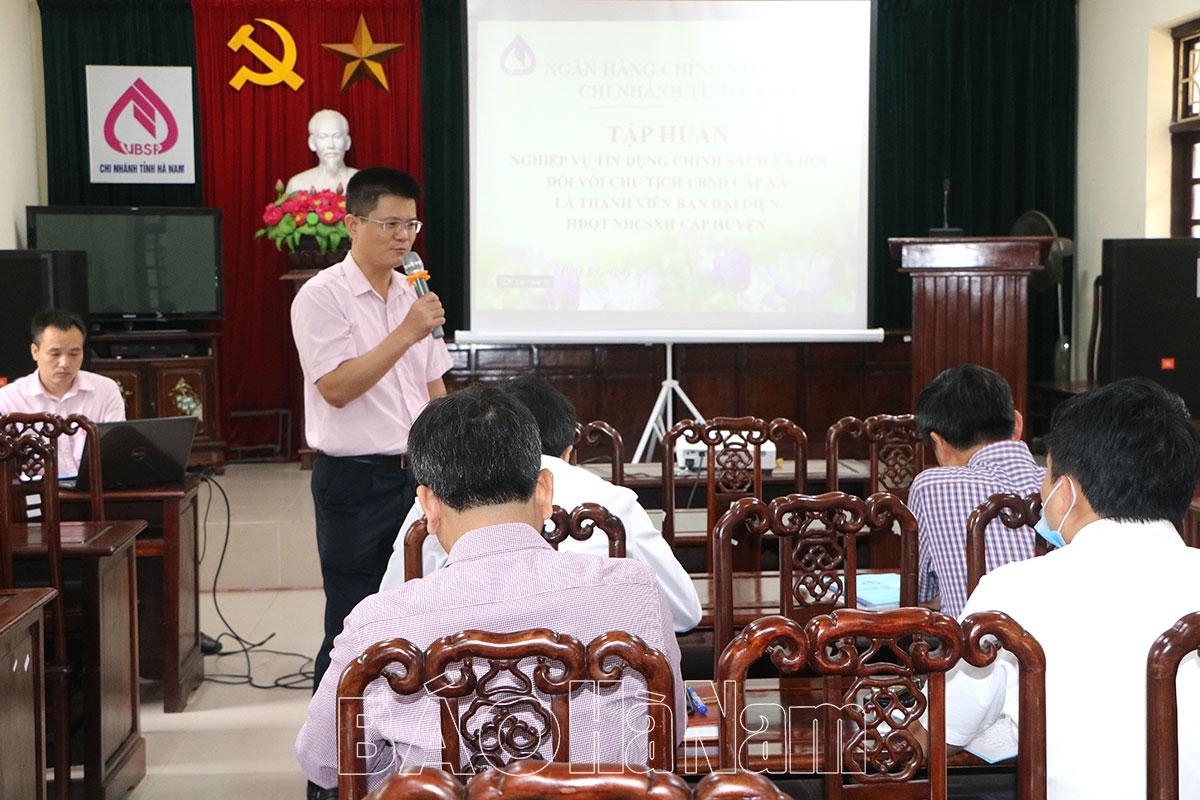 Ngân hàng CSXH tỉnh tập huấn nghiệp vụ cho chủ tịch UBND cấp xã trong thực hiện tín dụng chính sách xã hội