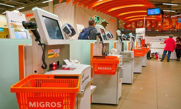 Cuộc chiến pháp lý kỳ lạ ở Thụy Sĩ: Máy tính tiền tự động cũng bị kiện