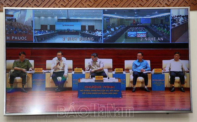 Thủ tướng Chính phủ gặp gỡ, đối thoại với công nhân lao động