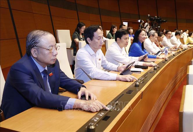 Kỳ họp thứ 3, Quốc hội khóa XV: Thông qua Luật Kinh doanh bảo hiểm (sửa đổi)