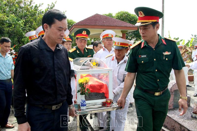 Đón hài cốt liệt sỹ ở Lào về quê hương Đồng Du (Bình Lục)