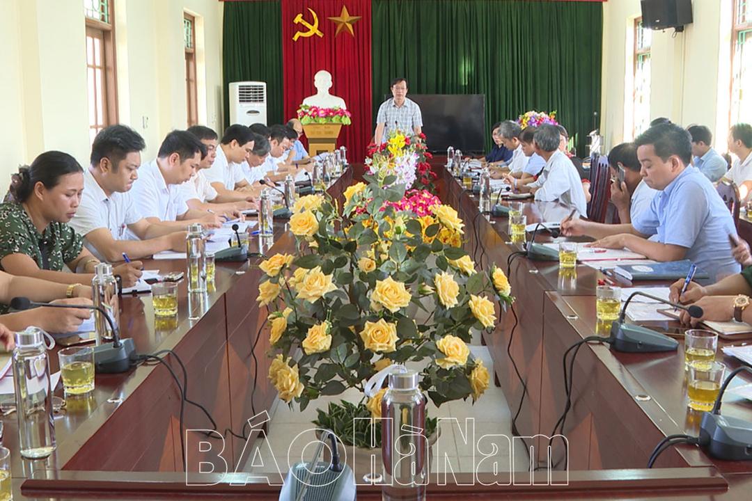Thường trực Huyện ủy Thanh Liêm làm việc với xã Liêm Sơn về nhiệm vụ xây dựng NTM nâng cao