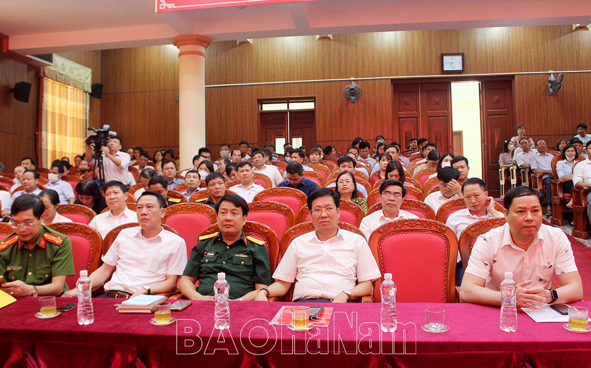 Bình Lục bồi dưỡng chuyên đề lý luận chính trị, cập nhật kiến thức mới dành cho đội ngũ cán bộ chủ chốt đợt I, năm 2022