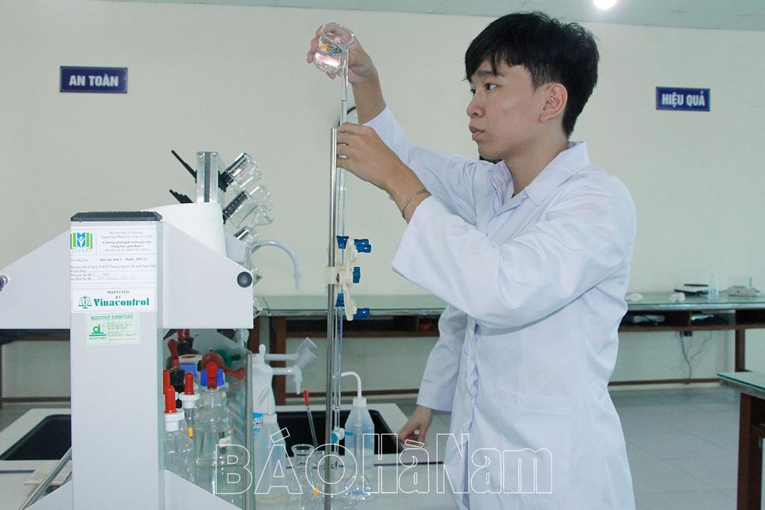 Nam sinh Trường THPT chuyên Biên Hòa và chặng đường đến với tấm Huy chương Vàng quốc tế môn Hóa học