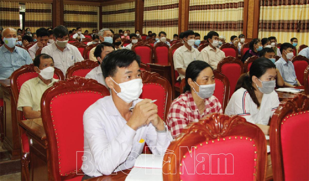 Quan tâm thực hiện tốt công tác giáo dục chính trị tư tưởng cho cán bộ, đảng viên