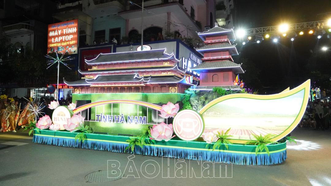 Tưng bừng Lễ hội đường phố Carnival Hà Nam 2022
