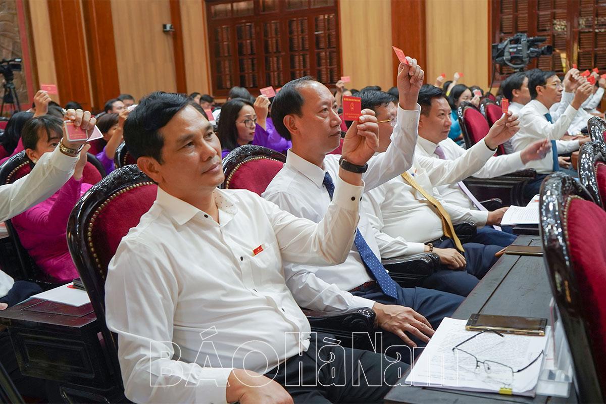HĐND tỉnh bế mạc kỳ họp, thông qua nhiều nghị quyết quan trọng