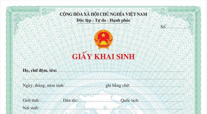 Con theo dân tộc của cha hay của mẹ khi khai sinh?