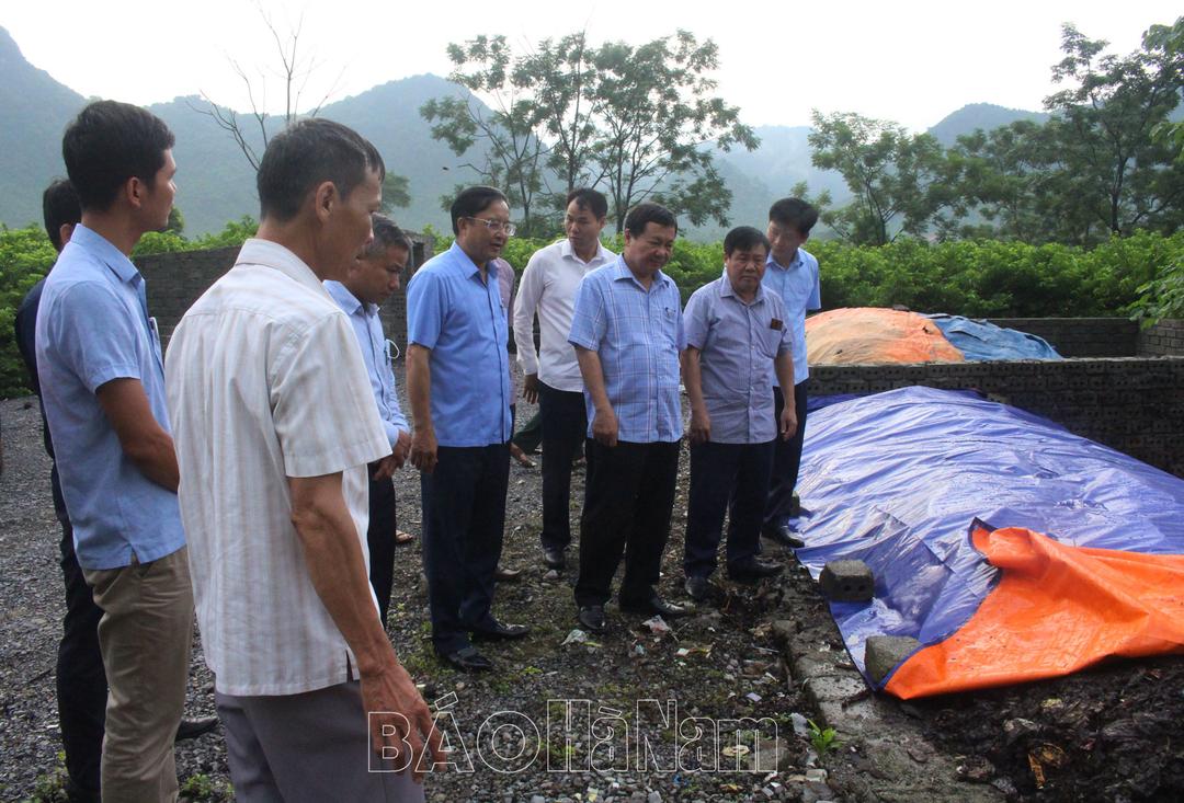Lãnh đạo UBND tỉnh kiểm tra thực tế công tác thu gom, phân loại rác thải sinh hoạt