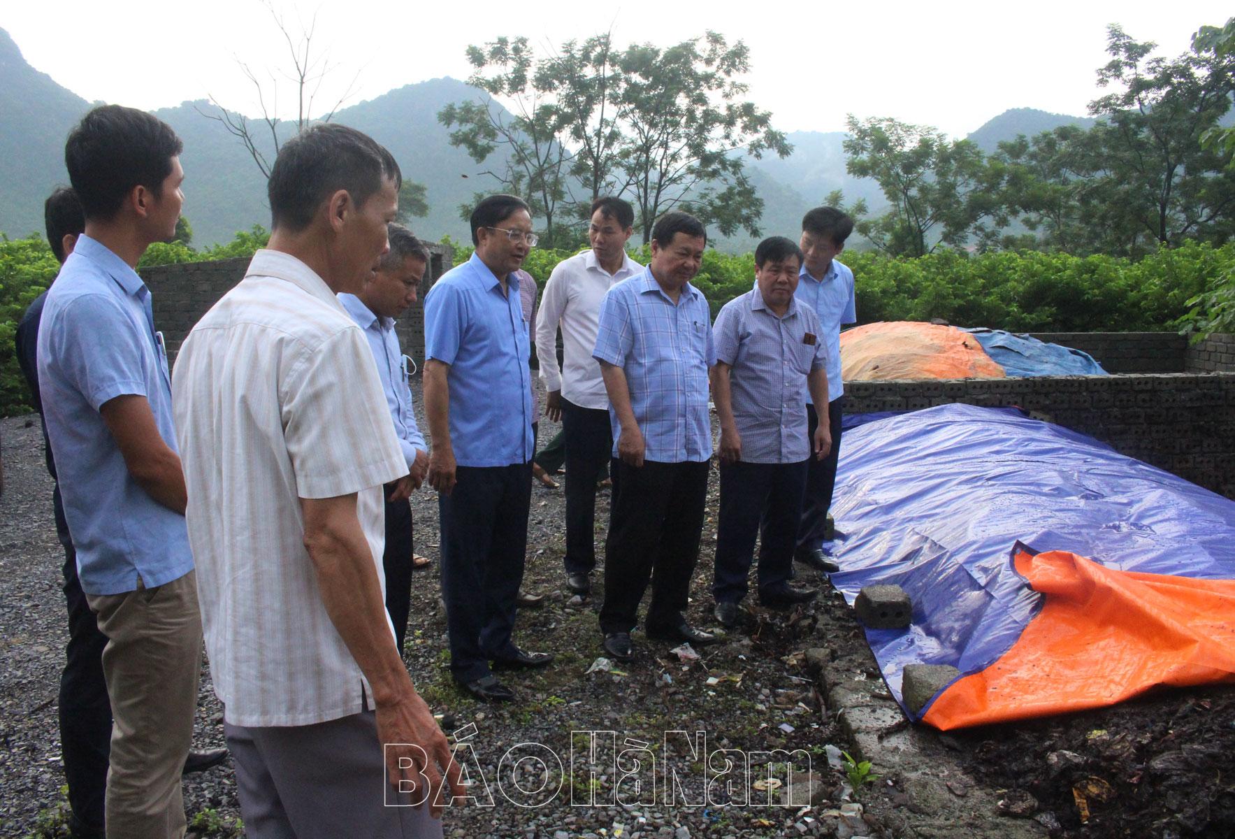 Lãnh đạo UBND tỉnh kiểm tra thực tế công tác thu gom, phân loại rác thải sinh hoạt