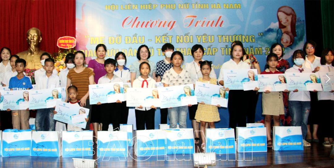 Lan tỏa chương trình “Mẹ đỡ đầu - Kết nối yêu thương”