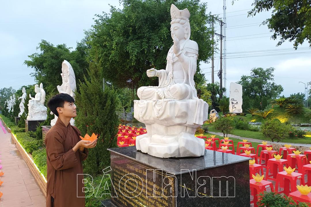 Báo hiếu không cần đợi đến mùa Vu Lan