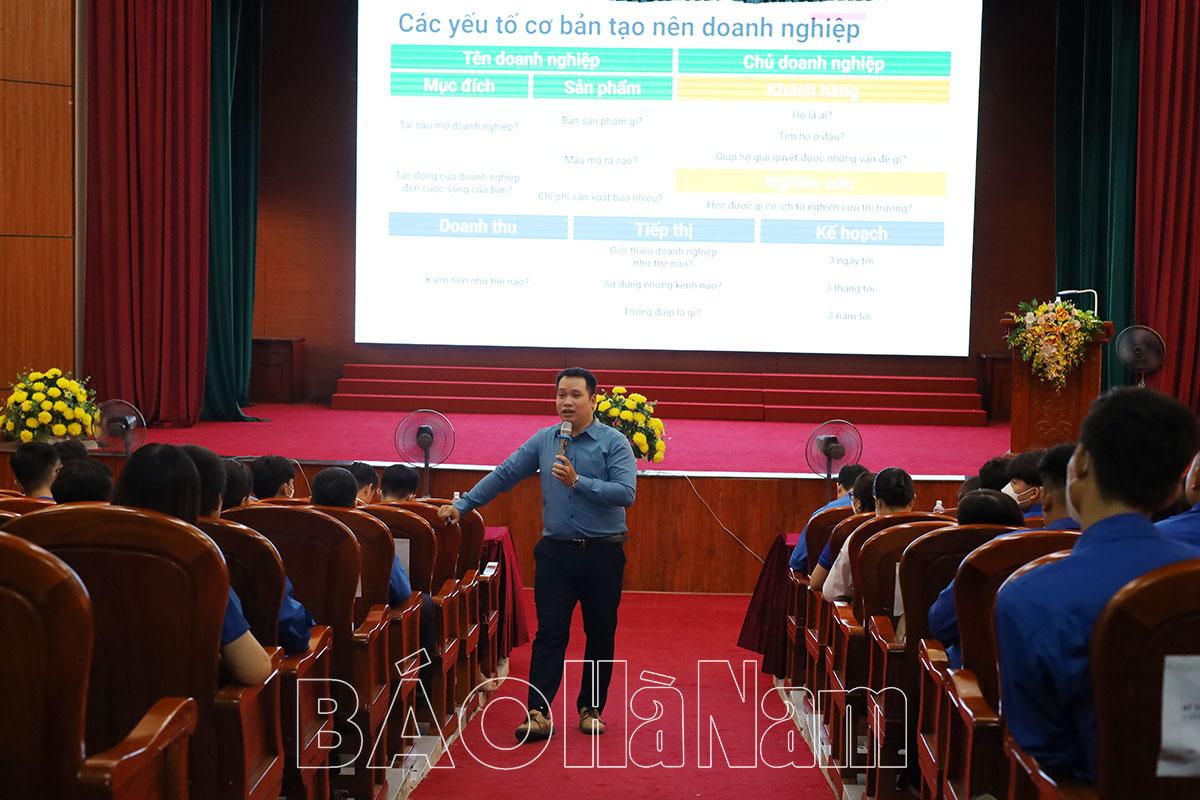 Huyện đoàn Bình Lục tổ chức bồi dưỡng, nâng cao năng lực quản trị doanh nghiệp và chuyển đổi số cho thanh niên khởi nghiệp