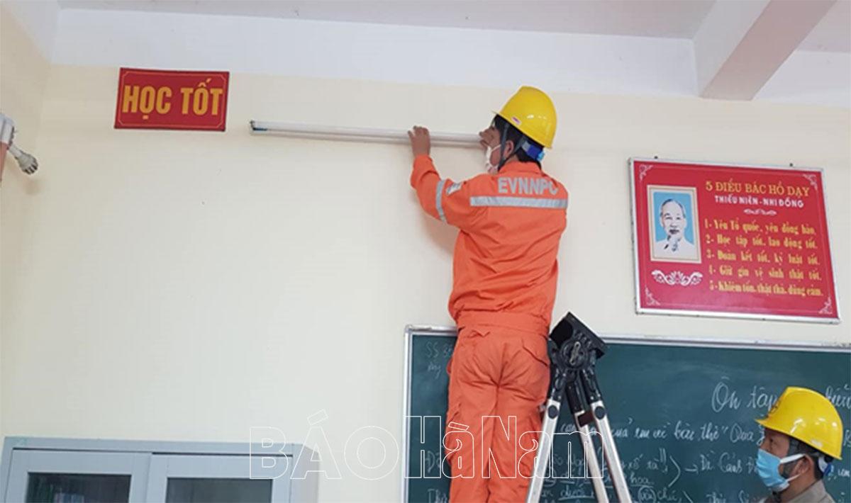 PC Hà Nam chú trọng tuyên truyền sử dụng điện an toàn cho học sinh