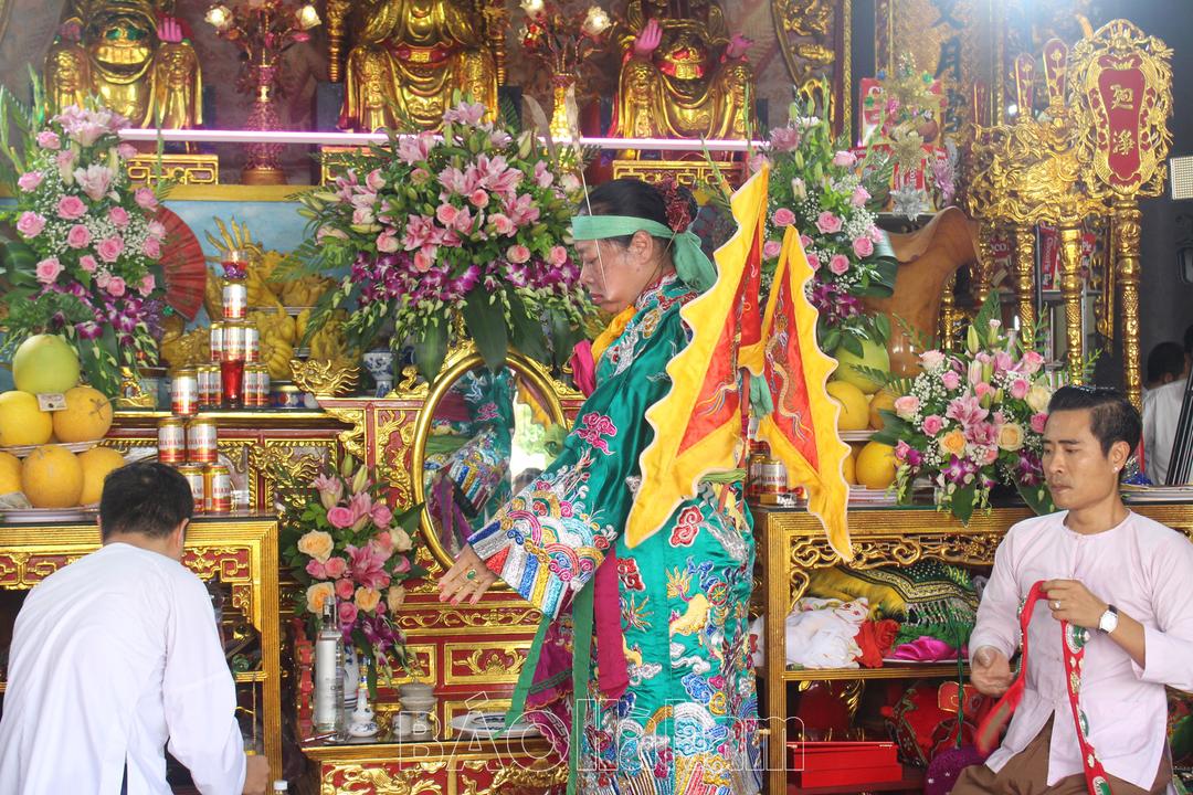 Giao lưu văn hóa Chầu văn “Lưu truyền văn hóa Việt” lần thứ VI năm 2022