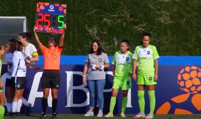 Huỳnh Như ra mắt trong trận thắng của Lank