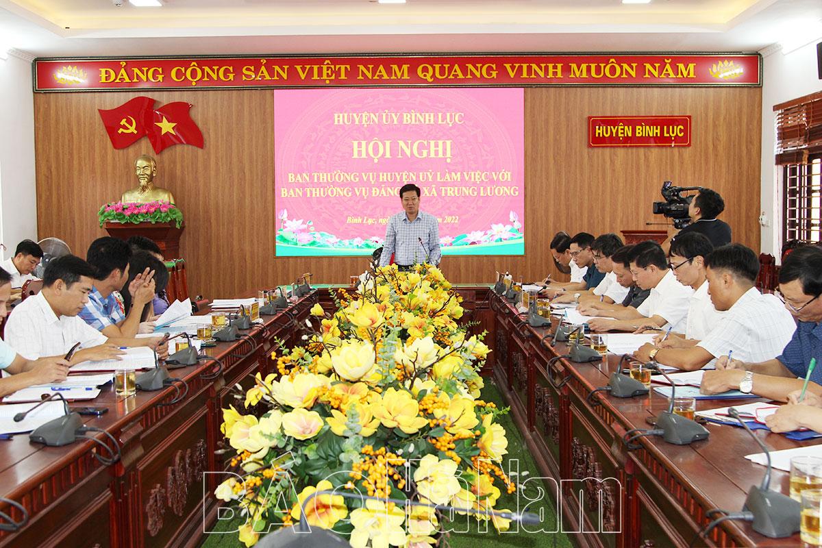 BTV Huyện ủy Bình Lục làm việc với BTV Đảng ủy xã Trung Lương về việc thực hiện Nghị quyết Đại hội Đảng các cấp