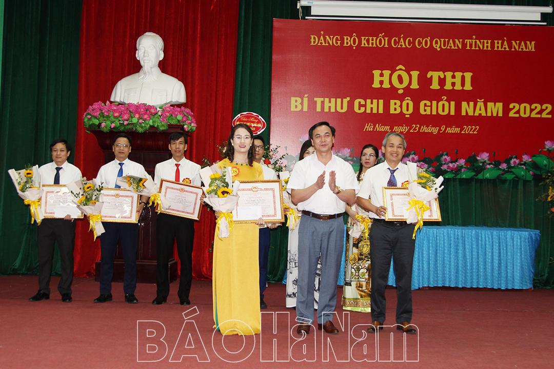 Thí sinh Đảng bộ Báo Hà Nam đạt giải Nhất Hội thi Bí thư chi bộ giỏi Khối các cơ quan tỉnh