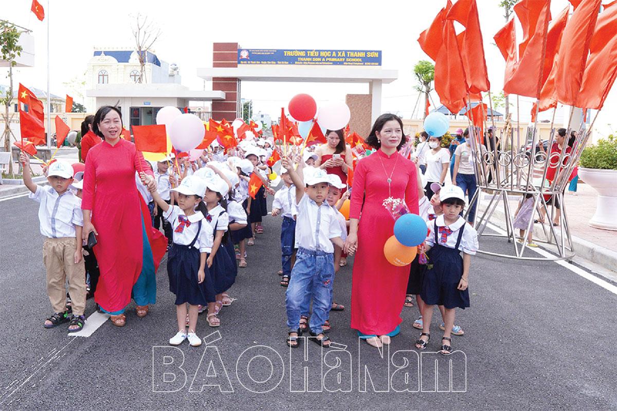 Những khó khăn về đội ngũ trong năm học mới