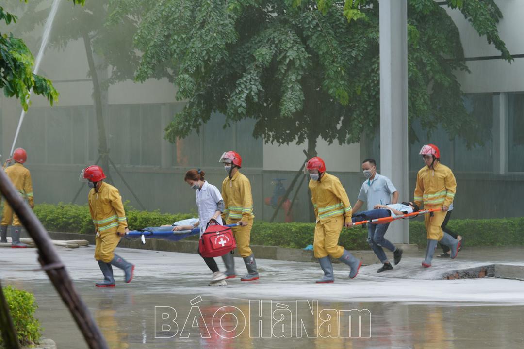 Tổng duyệt diễn tập phương án chữa cháy và cứu nạn cứu hộ huy động nhiều lực lượng, phương tiện tham gia cấp tỉnh năm 2022