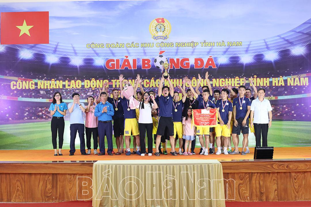 Bế mạc Giải bóng đá CNLĐ các khu công nghiệp lần thứ X năm 2022