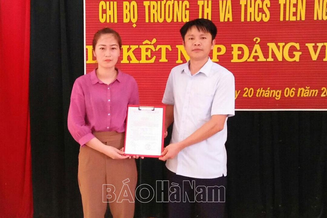 Phát huy vai trò lãnh đạo của Chi bộ Đảng ở Trường Tiểu học và THCS Tiên Ngoại