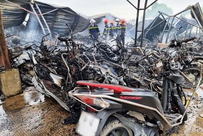 Nam Định: Hàng trăm xe máy của công nhân bị thiêu rụi