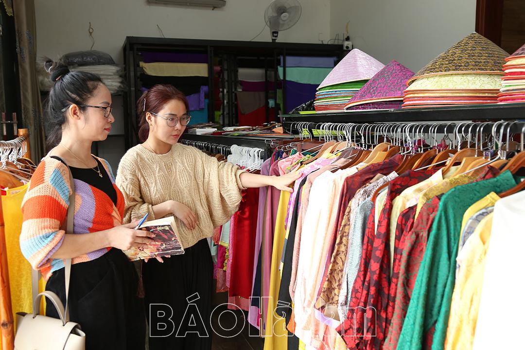 Những người “giữ lửa” nghề dệt lụa Nha Xá