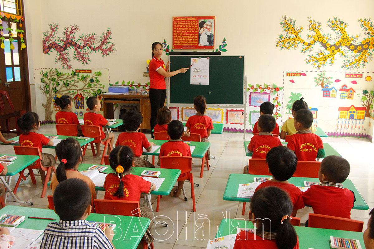 Chuẩn bị các điều kiện triển khai Chương trình giáo dục mầm non mới