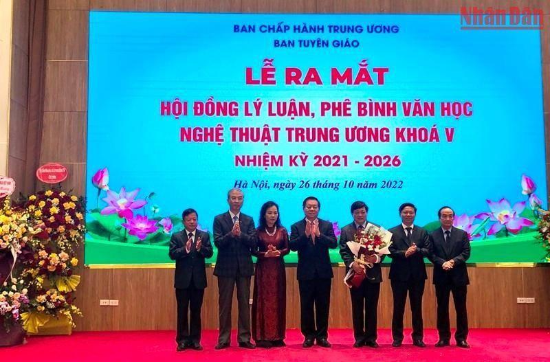 Ra mắt Hội đồng Lý luận, phê bình văn học, nghệ thuật Trung ương khóa V, nhiệm kỳ 2021-2026