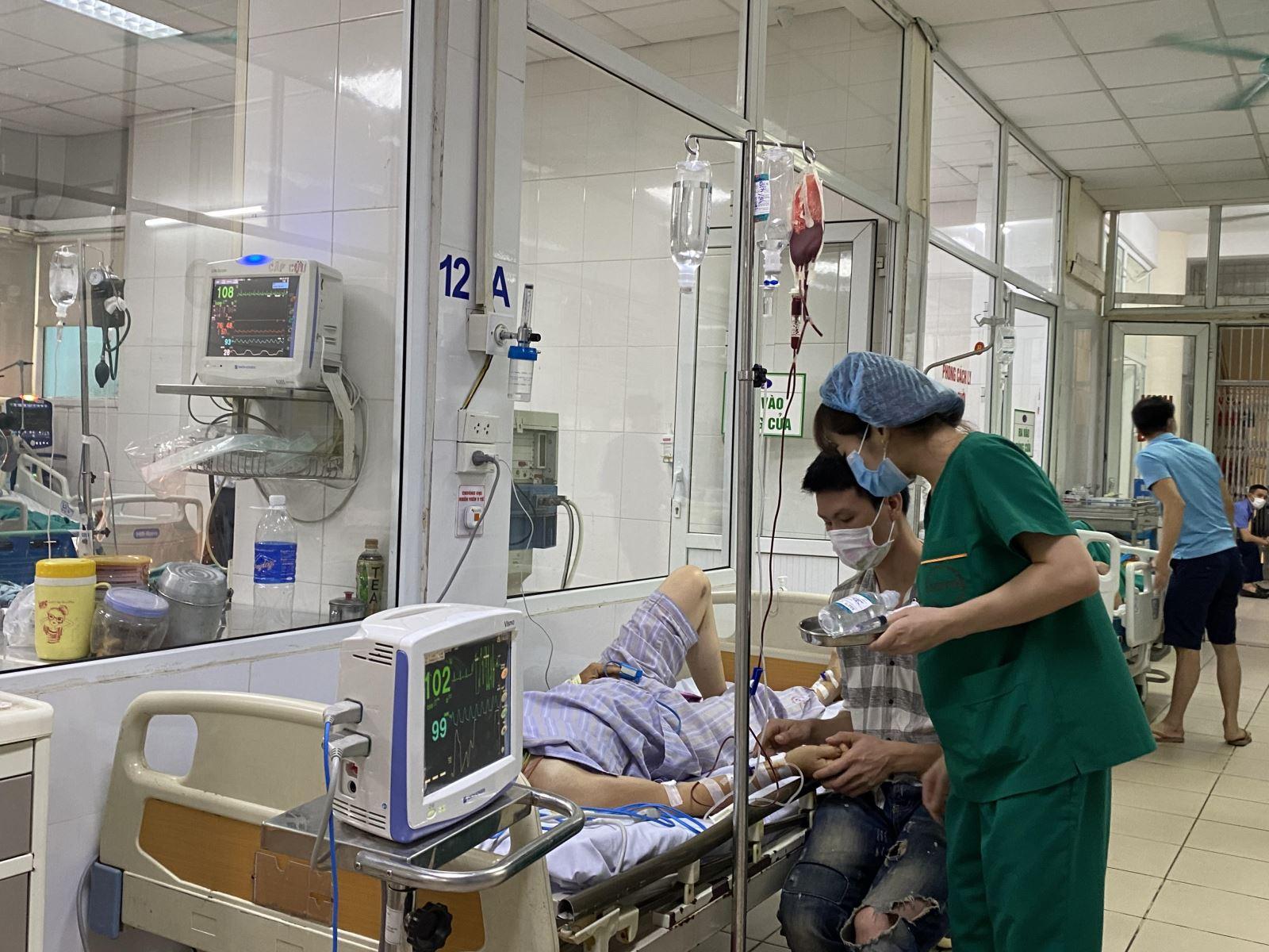 Người bệnh sốt xuất huyết dễ trở nặng trong giai đoạn nào?